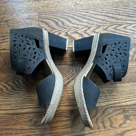 Rieker Comfort Sandal Shootie Ankle-Wrap Chunky Heel Laser Cutouts - Picture 3 of 6